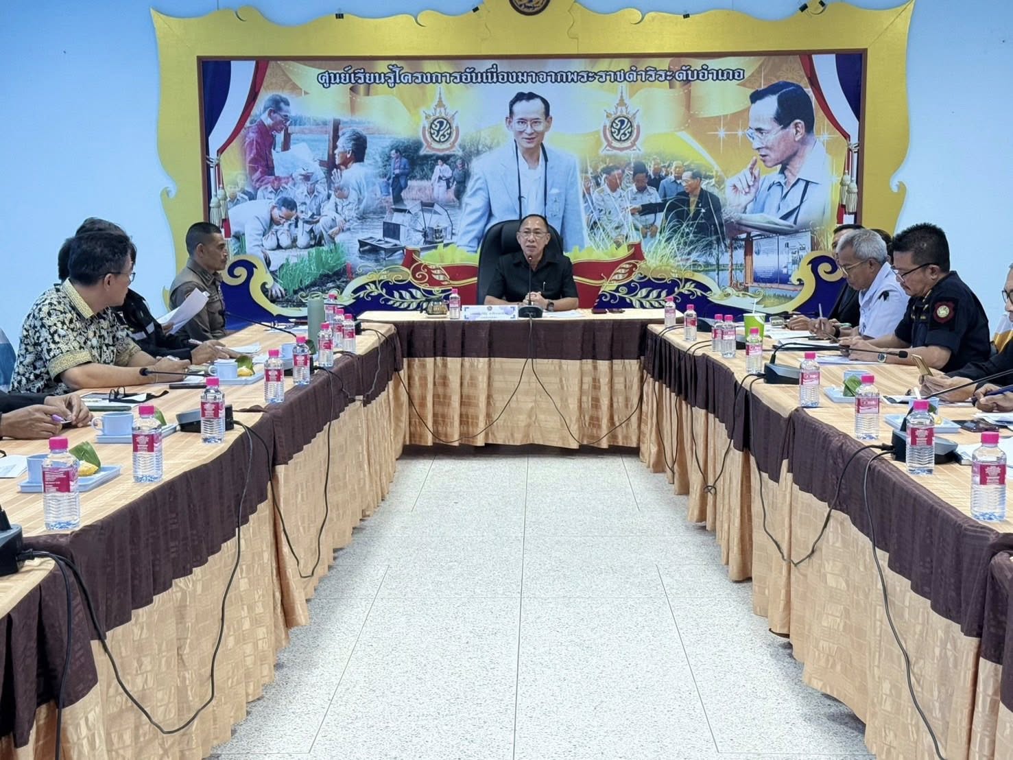 นายสุริยา เชื่องช้าง สาธารณสุขอำเภอไชยา เข้าร่วมประชุมหัวหน้าส่วนราชการ หัวหน้าหน่วยงานรัฐวิสาหกิจ ผู้บริหารสถานศึกษา และผู้บริหารองค์กรปกครองส่วนท้องถิ่น อำเภอไชยา ครั้งที่ ประจำเดือนมกราคม ๒๕๖๙