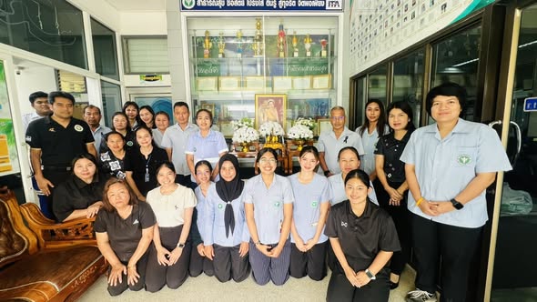 นายสุริยา เชื่องช้าง สาธารณสุขอำเภอไชยา เป็นประธานเปิดโครงการอบรมเชิงปฏิบัติการการช่วยฟื้นคืนชีพขั้นพื้นฐาน (Basic Life Support : BLS) และการใช้เครื่อง AED ถวายเป็นพระราชกุศลแด่สมเด็จพระนางเจ้าสิริกิติ์ พระบรมราชินีนาถ พระบรมราชชนนีพันปีหลวง